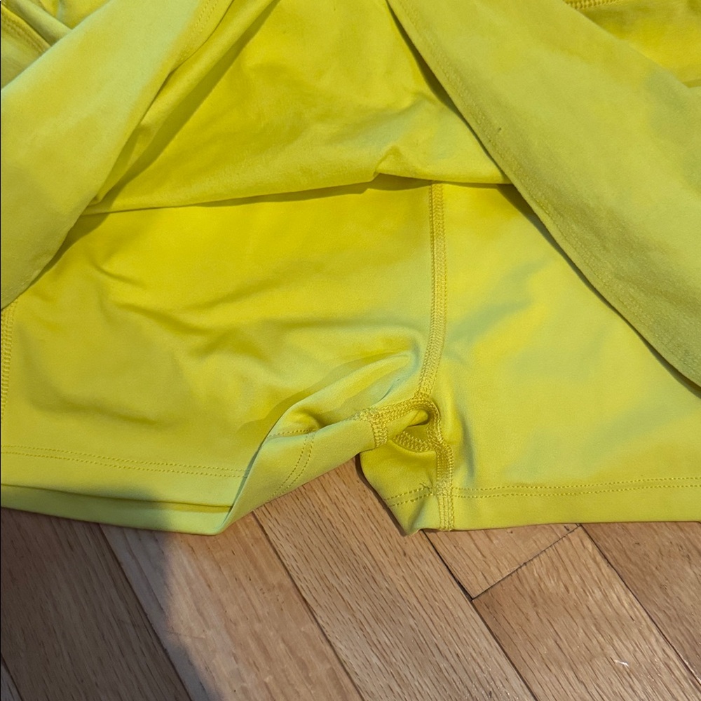 Beyond Yoga Sunny Yellow Mini Skort - Picture 3 of 4